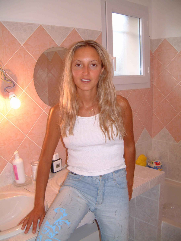eskort massage i Bäsna - Eskort Tjej
